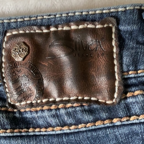 Silver Jeans Blue Jean Shorts with Distressed Hem - Picture 4 of 7